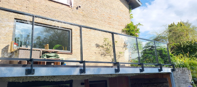 Glazen balustrades